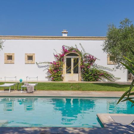 Вілла Td Dimora Del Giglio With Organic Garden With Pool Остуні Екстер'єр фото