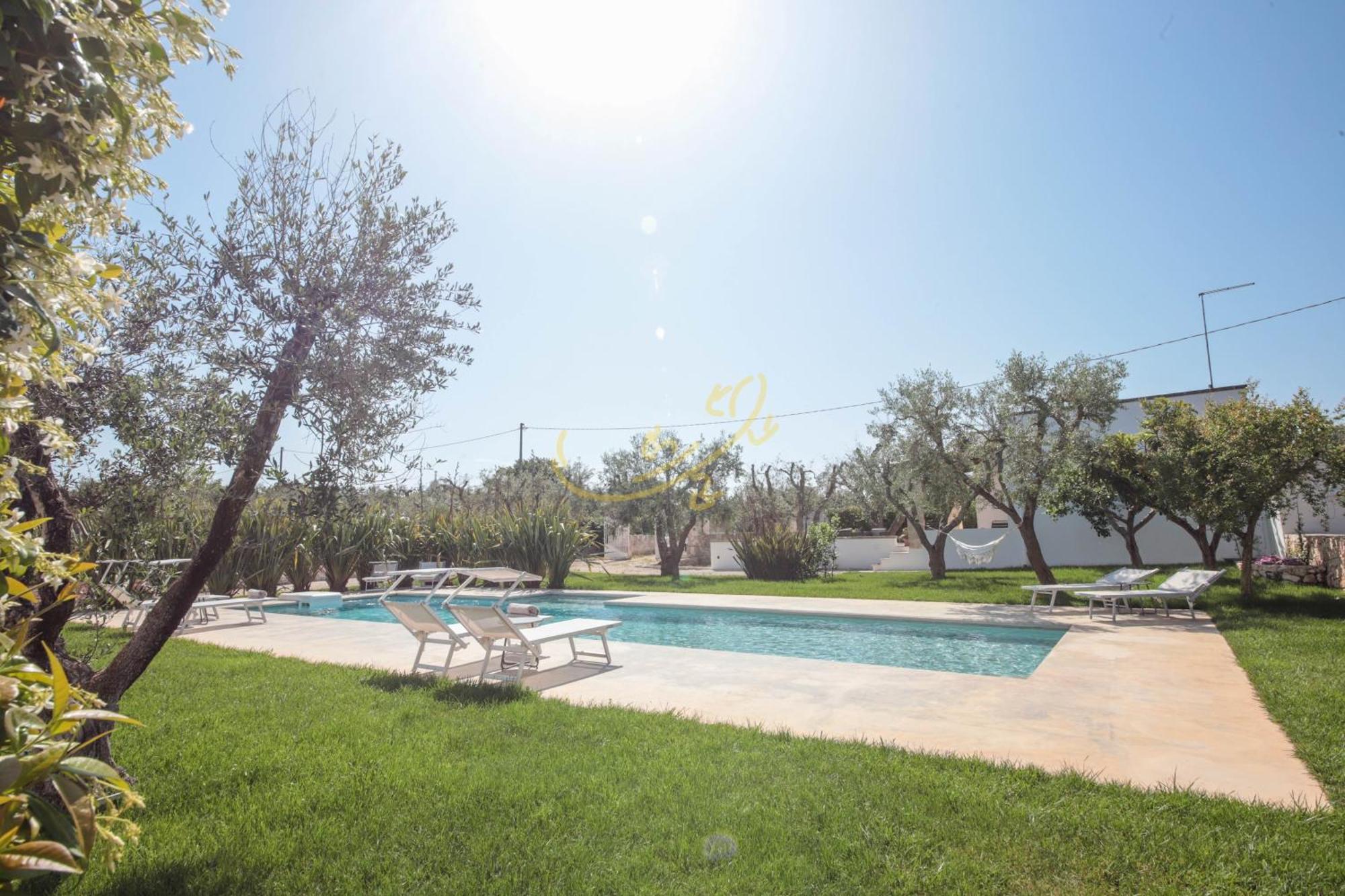 Вілла Td Dimora Del Giglio With Organic Garden With Pool Остуні Екстер'єр фото